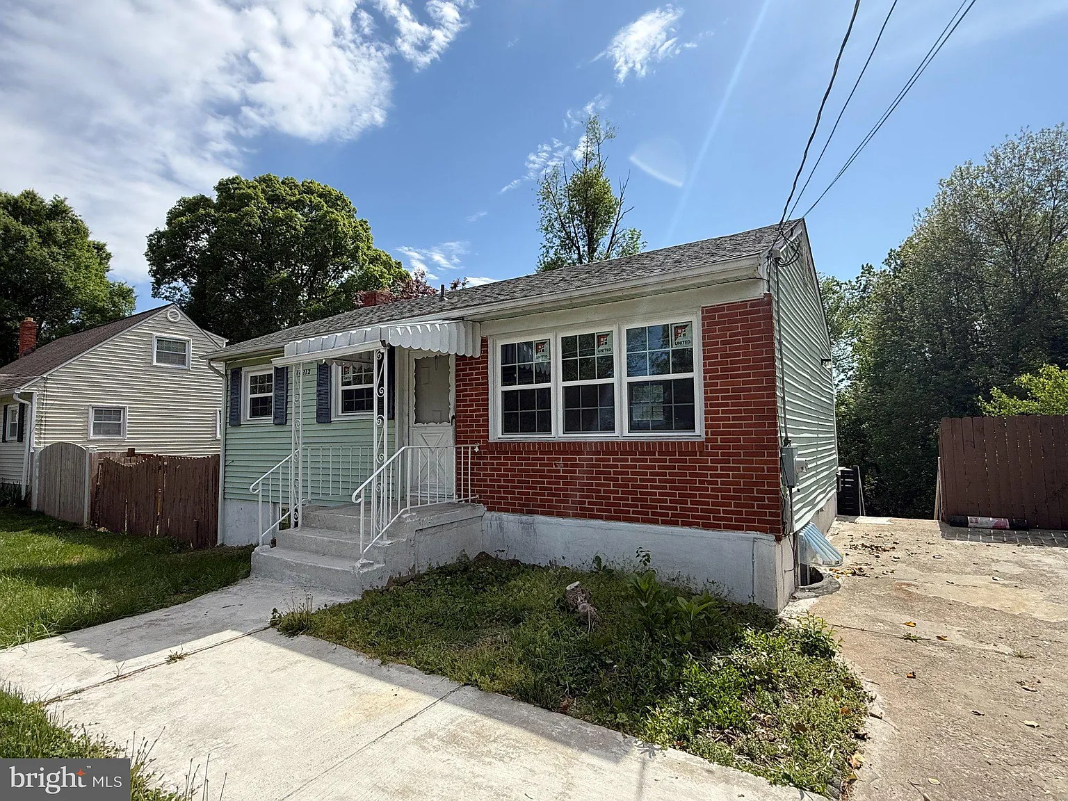 3 bed, 2.5 bath, 1196 sqft, $2,300 — Photo 2