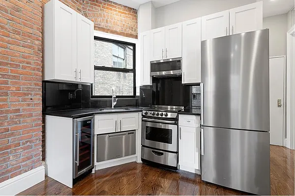 Rented by Douglas Elliman | media 19