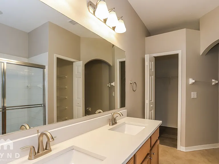 713 Parsons Pointe St — Photo 8