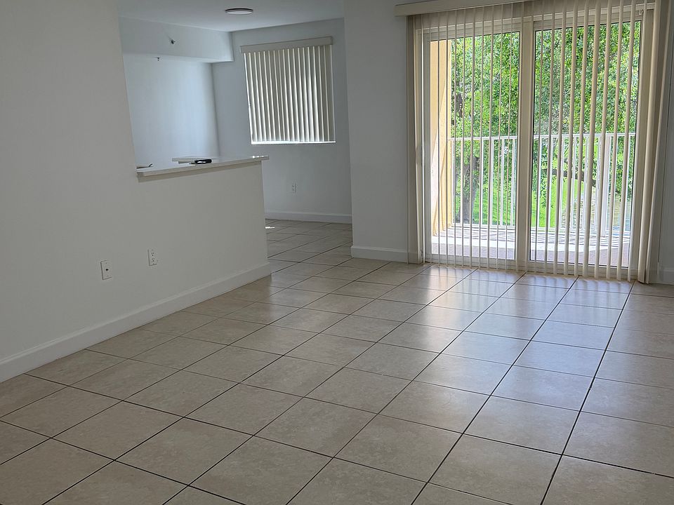 1st image of 21050 SW 87th Ave APT 206
