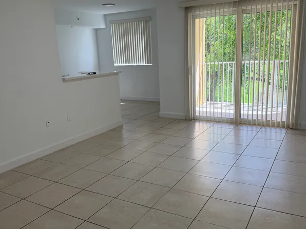 21050 SW 87th Ave APT 206, Miami, FL 33189