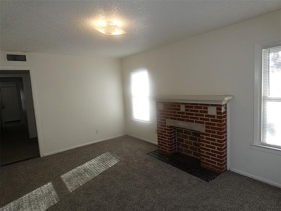 3rd image of 265 College Dr