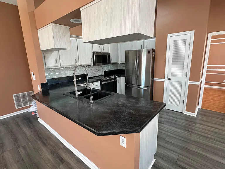12273 Country Cove Ct — Photo 6