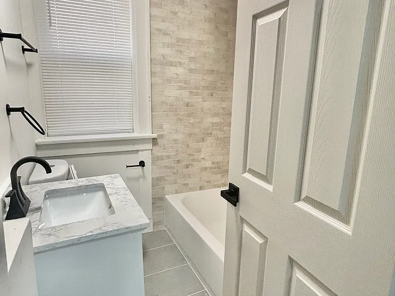 4035 S Grand Blvd #1F — Photo 6