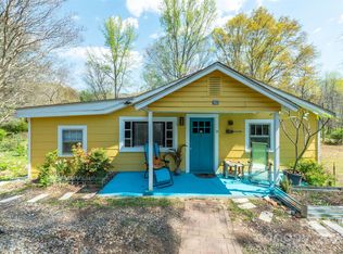 382 Starnes Cove Rd, Candler, NC 28715