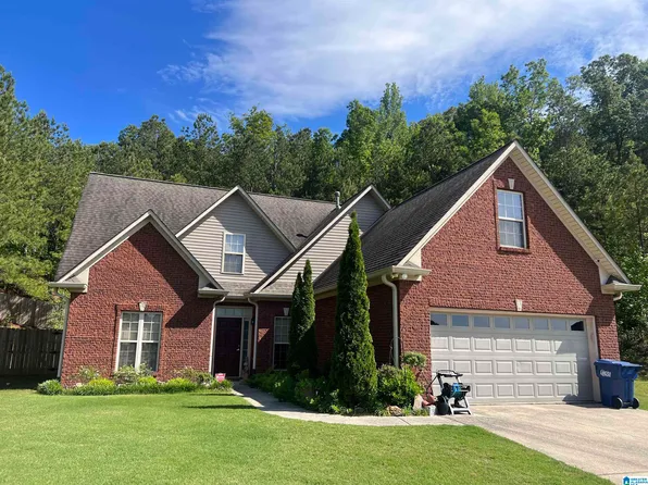 285 Oak Leaf Cir, Pell City, AL 35125