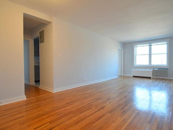 Pelham Parkway Towers - Living Room - Jr2