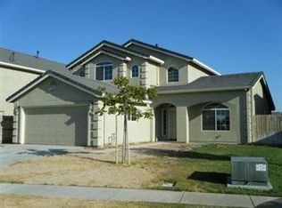 3213 Sutton Dr, Riverbank, CA 95367