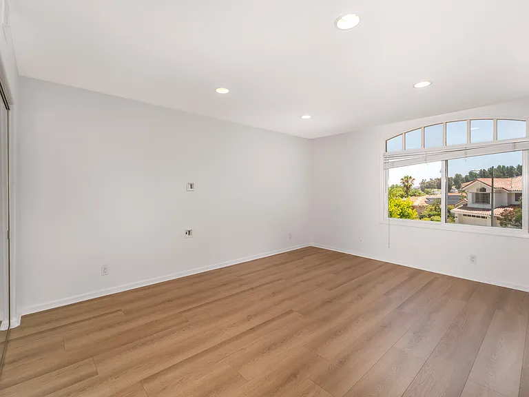 24961 Alicante Dr — Photo 30