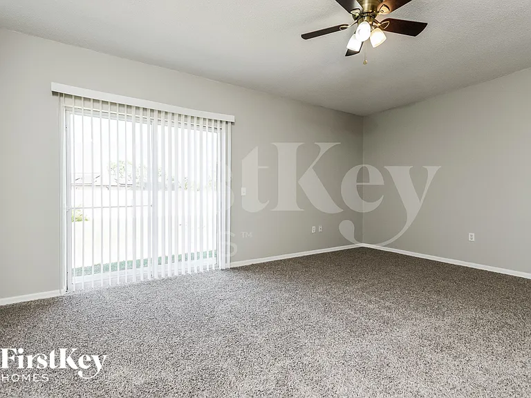 651 Cotulla Dr — Photo 3