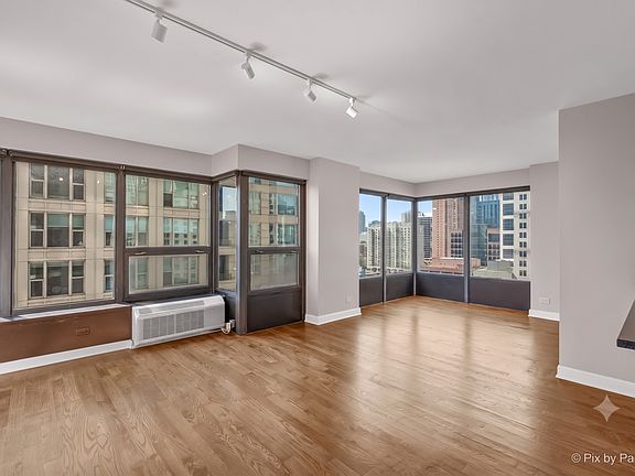 5th image of 30 E Huron St APT 1207