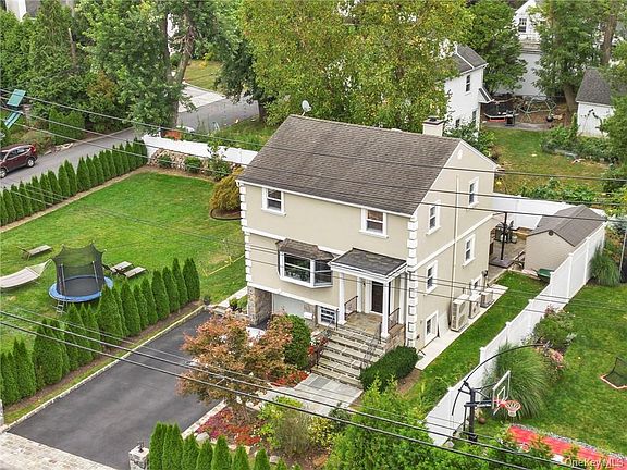 2nd image of 60 Longview Drive