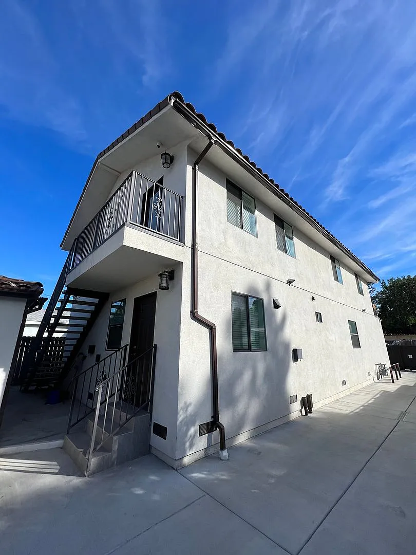 8677 Dearborn Ave — Photo 1