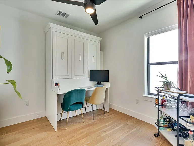 1128 Chicon St #201 — Photo 12