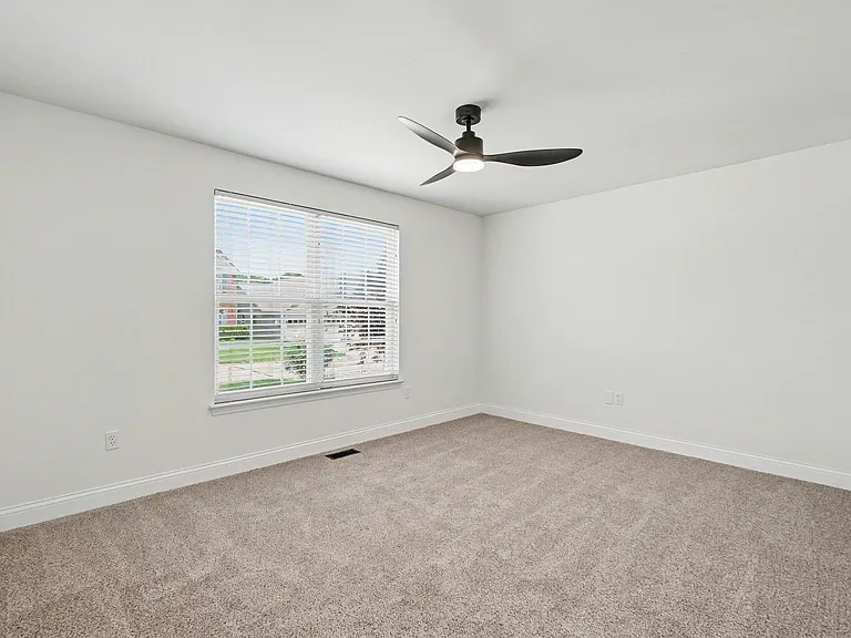 8003 Knights Crossing Dr — Photo 24