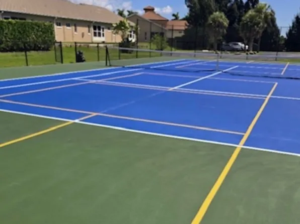 16881 Davis Rd #913, Fort Myers, FL 33908
