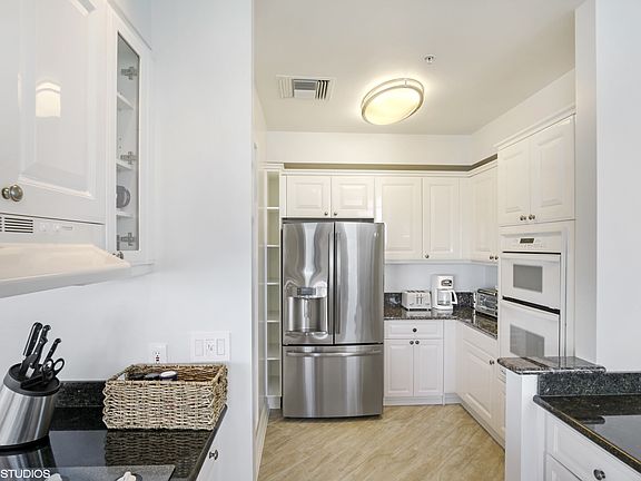 5th image of 10620 Gulf Shore Dr APT 501