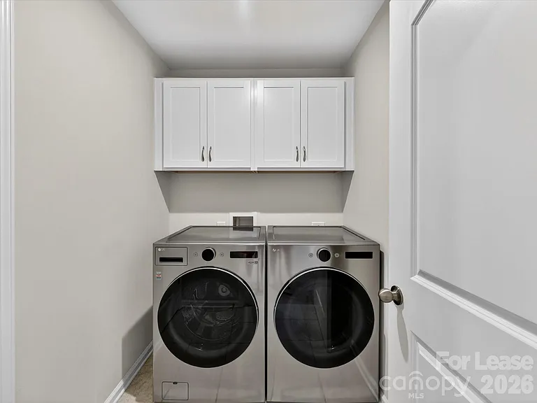 420 Burr St — Photo 32