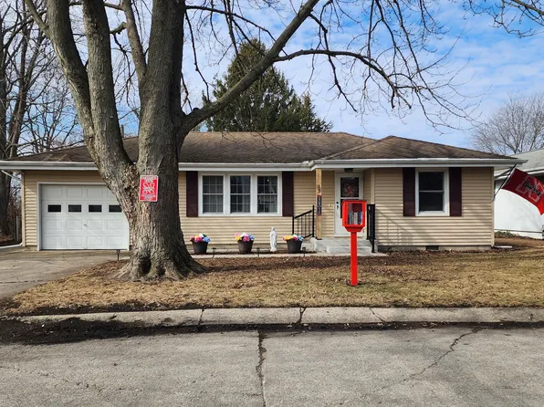 13 Elmwood Dr, Fisher, IL 61843