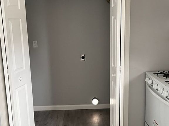 5th image of 304 Harrison St