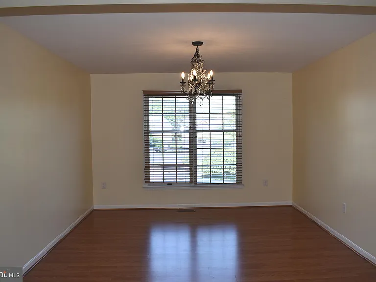2174 E Greenleaf Dr — Photo 10