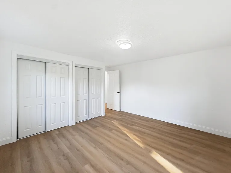 2124 Bernice Ave — Photo 7
