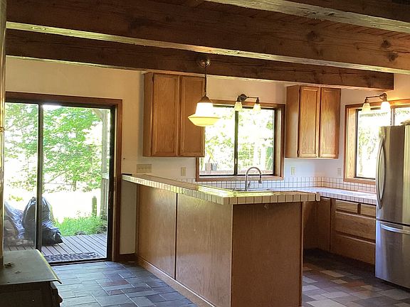 4th image of 4890 Henderer Rd