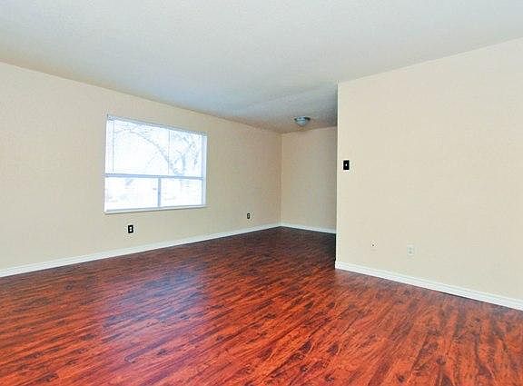 4th image of 807 Oran Cir APT C