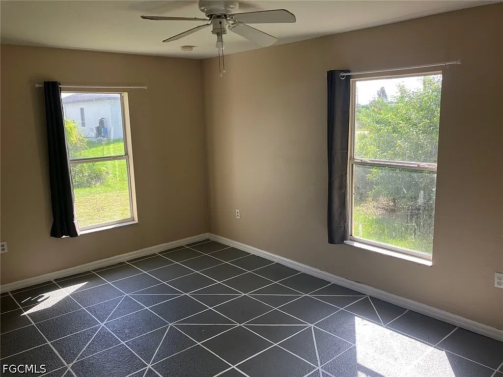 3 bed, 2.0 bath, 1698 sqft, $1,750 — Photo 2