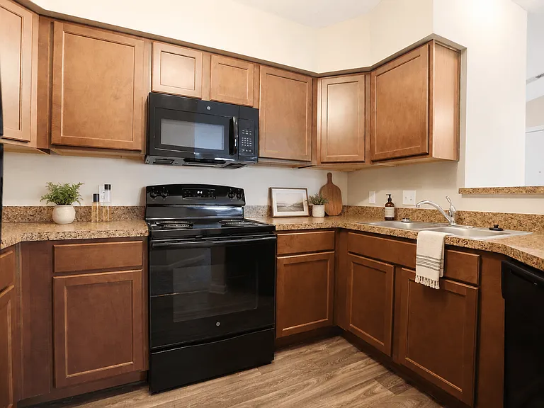 Irene Woods Apartments — Photo 4