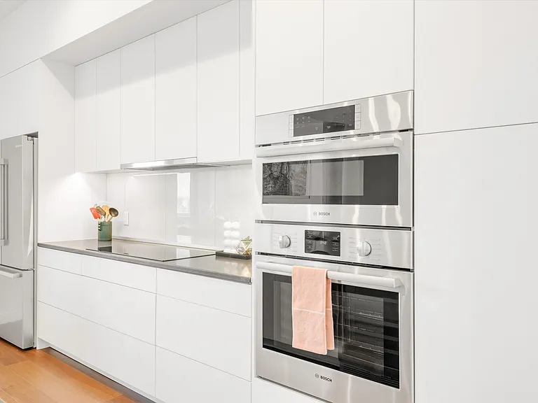 Dual range with convection oven