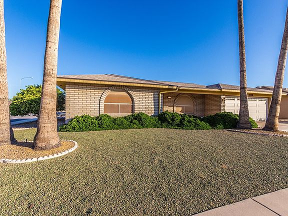 3rd image of 4308 E Catalina Cir
