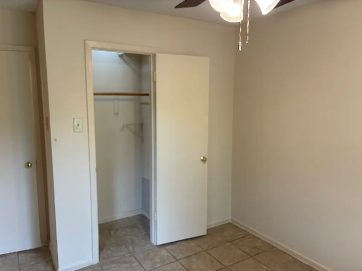 Building Photo - 1219 Truman Ln