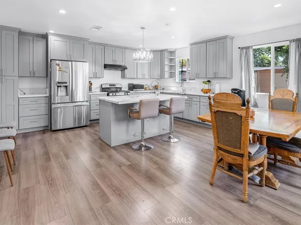 10358 Omelveny Ave, Pacoima, CA 91331