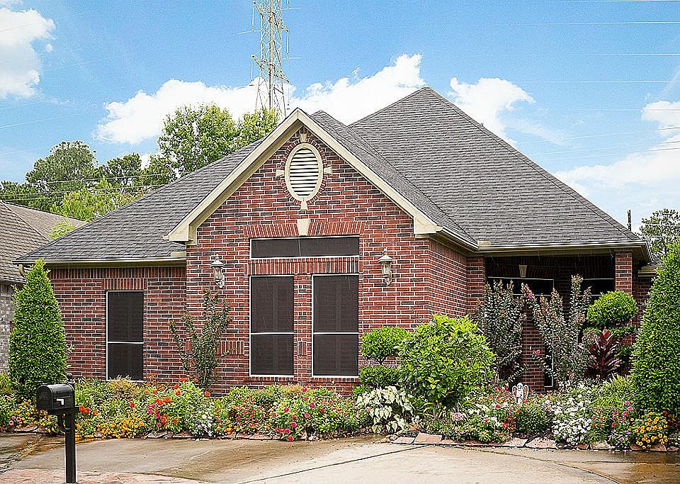 1st image of 2406 Country Club Dr