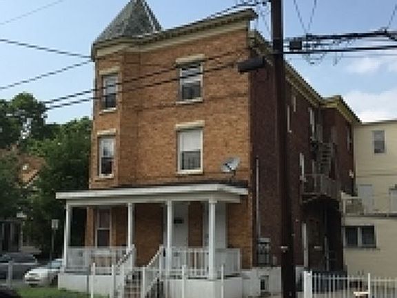 2nd image of 245 6th Ave W