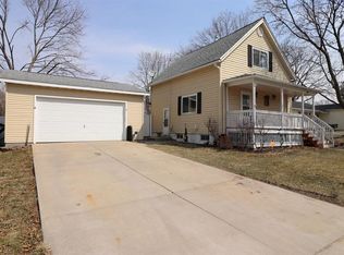 634 34th St NE, Cedar Rapids, IA 52402