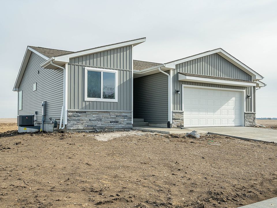 1st image of 3501 SE Bannister Dr