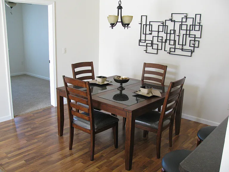 1241 Meadowbrook Dr — Photo 3
