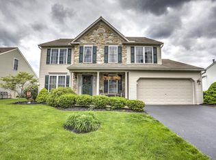 211 Deerfield Ln, Lititz, PA 17543