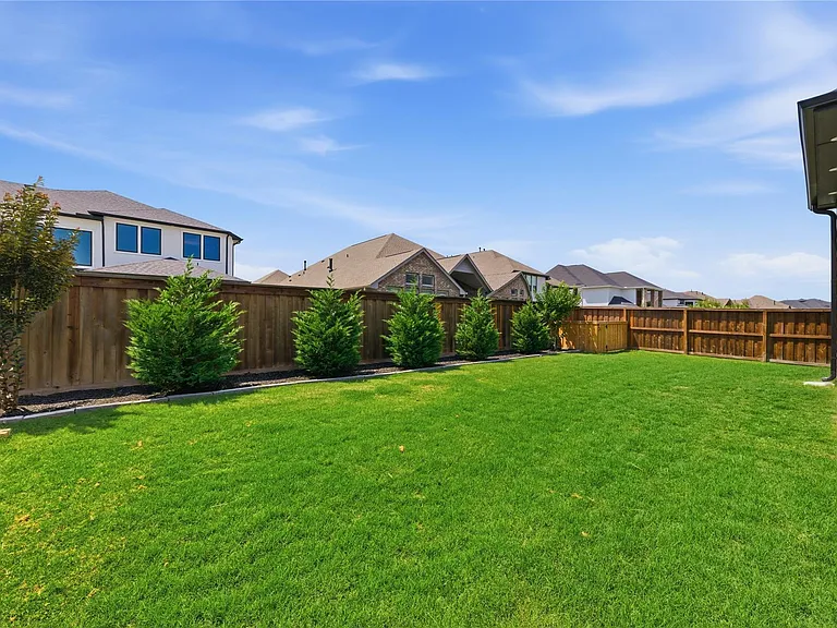 13715 Aventino Pointe Dr — Photo 31