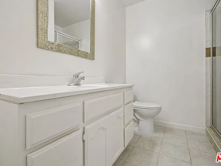530 S Barrington Ave #110 — Photo 16