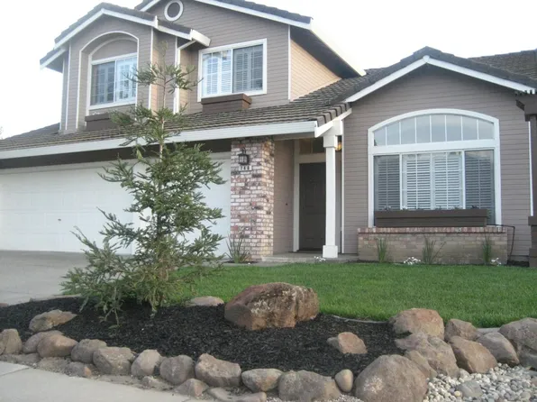 748 Syracuse Dr, Vacaville, CA 95687