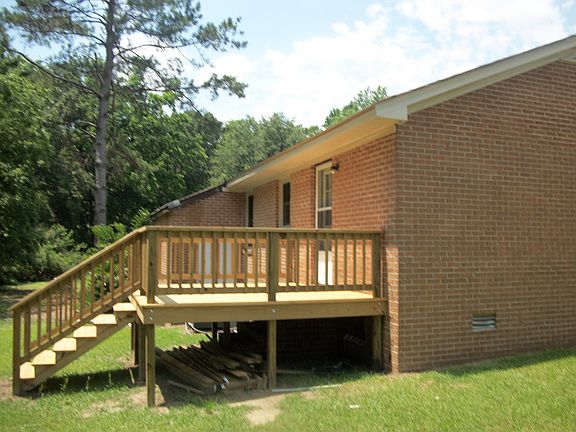 3rd image of 103 Maplewood Ct #A