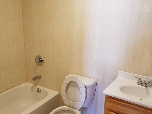 5th image of 114-36A Taipei Ct Unit 2