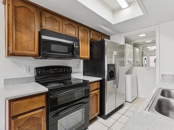 Las Palmas Townhomes