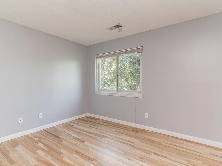 261 Skyline Dr — Photo 9