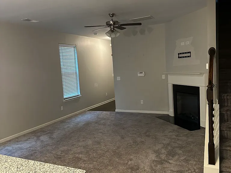 1565 Potomac Ct — Photo 2
