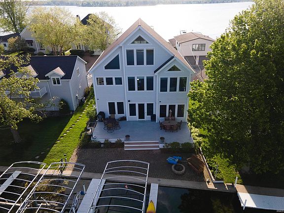 3rd image of 10327 N Leeland Ln
