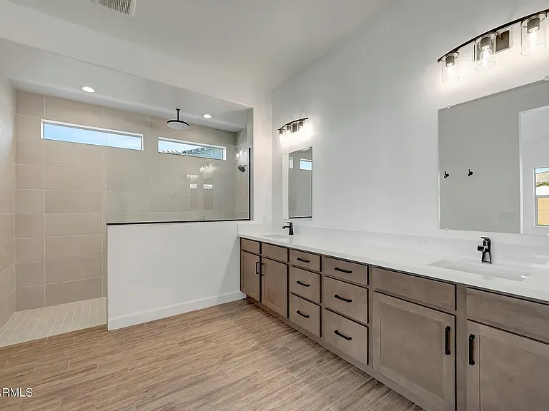 6823 N 190th Dr — Photo 11